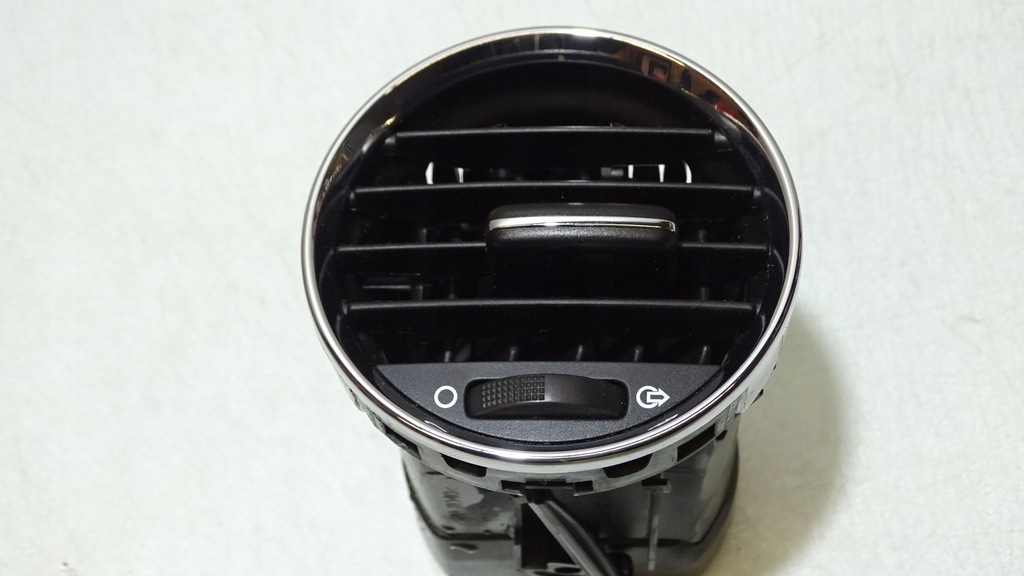 фото №1, Решітка обдув середня 9658515377 peugeot 308