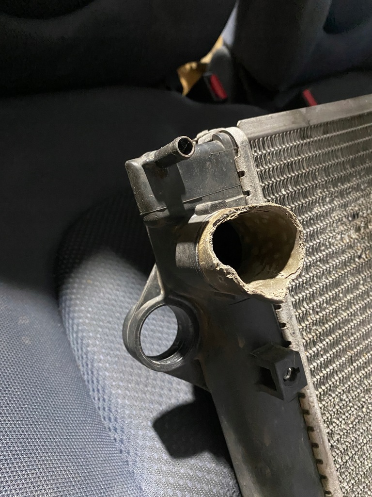 фото №5, Toyota land cruiser 120 радиатор