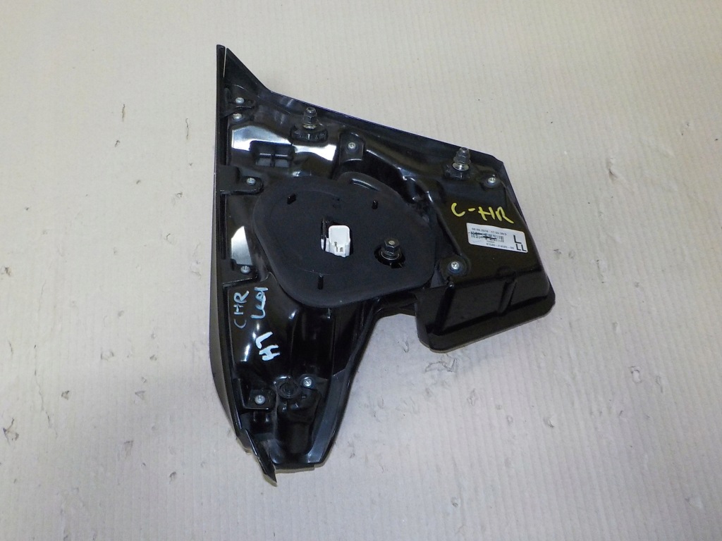 фото №4, Toyota chr ch-r 17- крышка багажника лампа задняя задняя правая