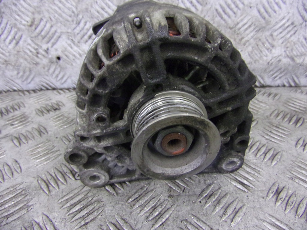 Купити Генератор volkswagen polo 4 1.4 fsi bosch 03c903023