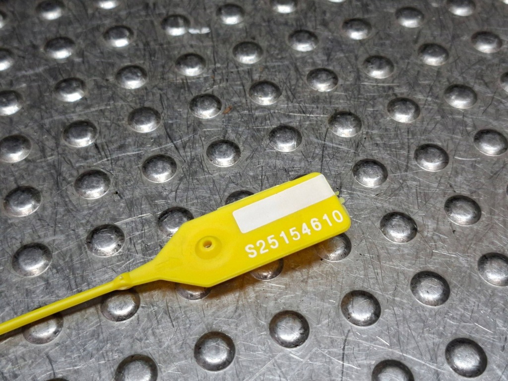 Обивка дверь карка задняя левое  alfa romeo stelvio 16- 156197052 с Разборки