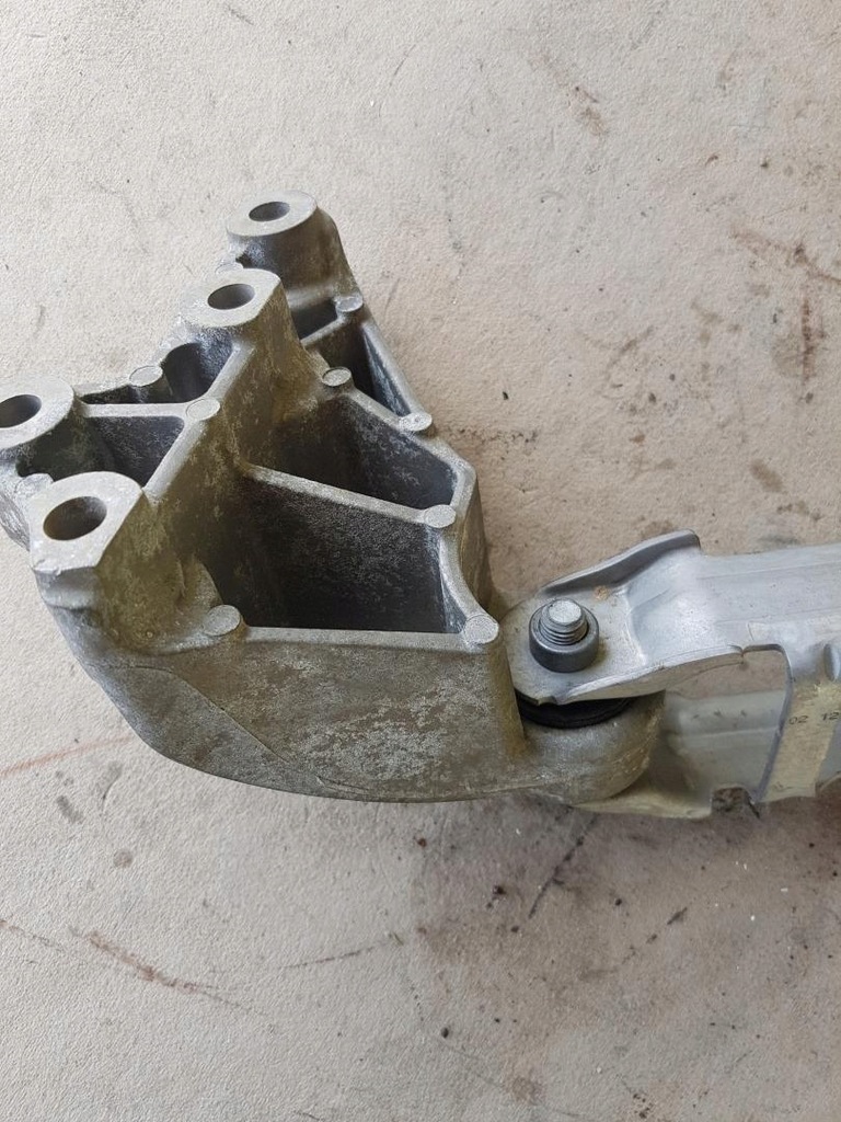 фото №6, Кронштейн подушка mercedes w176 a2462401109