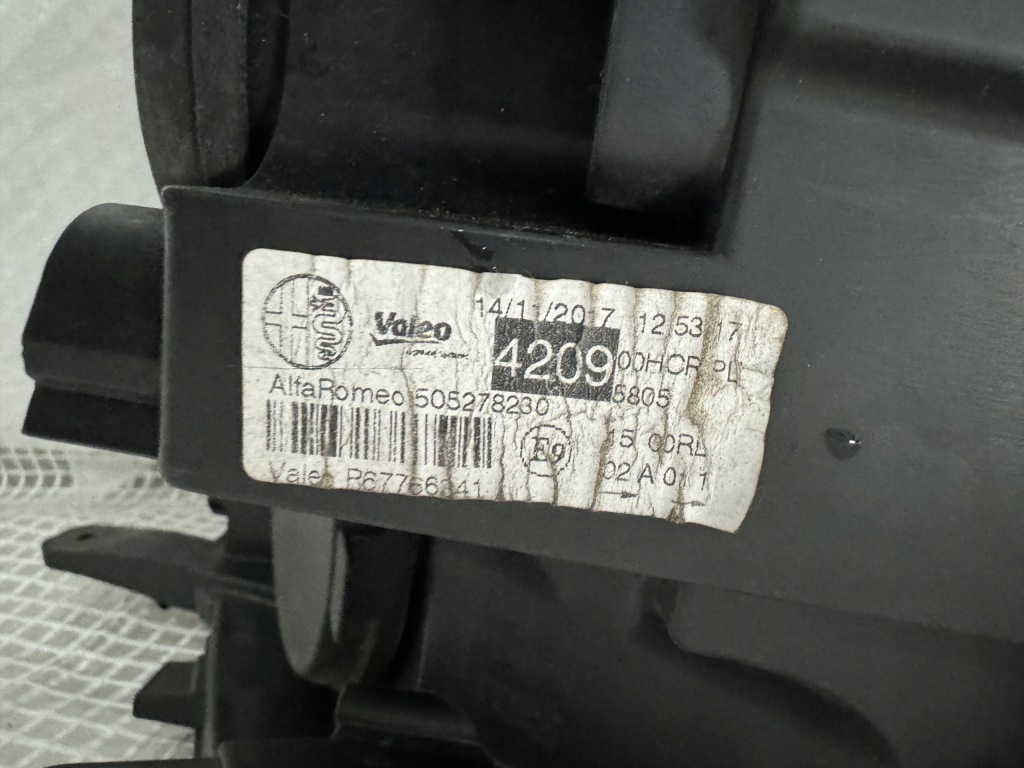 фото №4, Alfa romeo mito правая лампа передняя