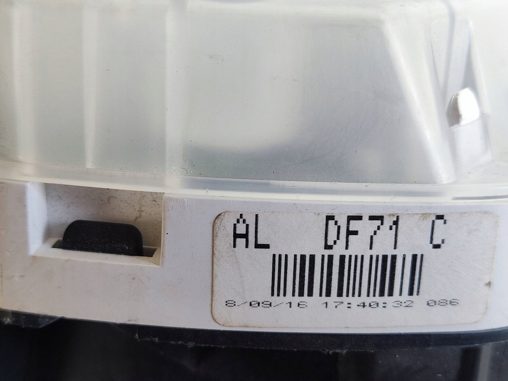 фото №7, Mazda 2 2008 счетчик / спидометр