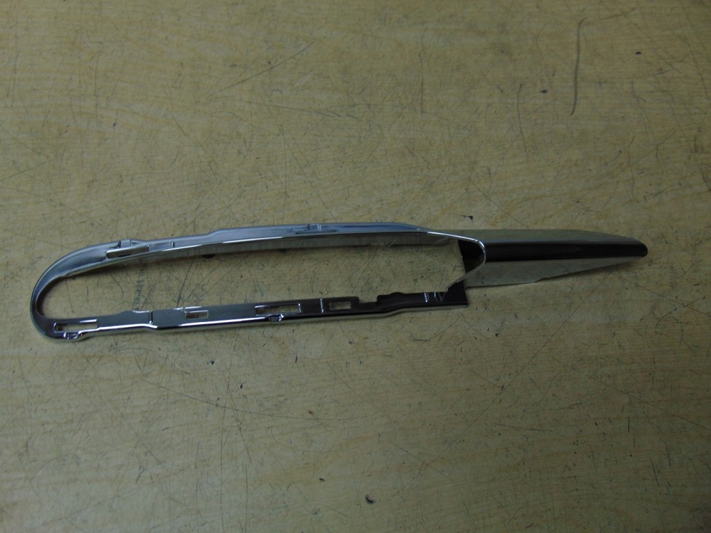 фото №2, Молдинг хром бампера mercedes w251 r klasa права