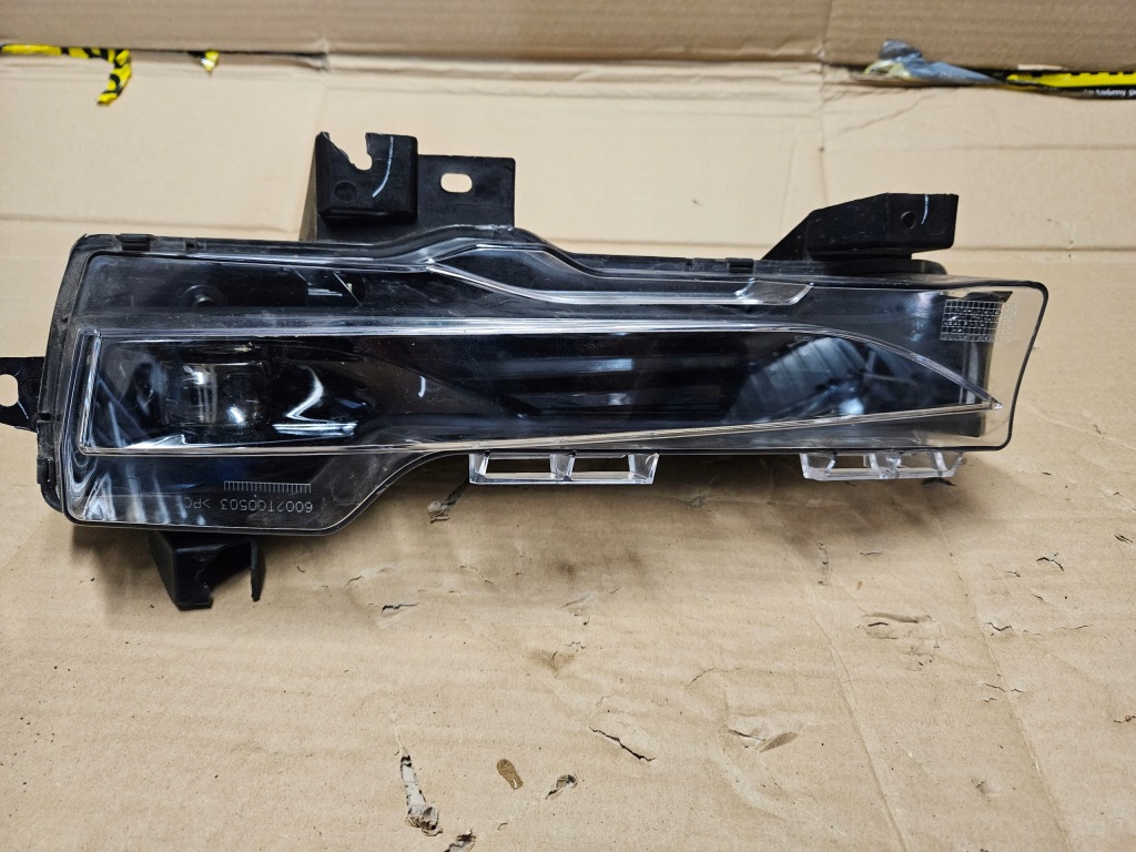 Tesla model 3 фара протитуманна фара ліва перед передня Оригінал