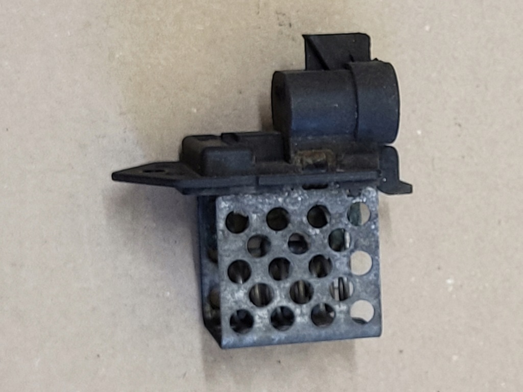 фото №1, Резистор резистор вентилятор обдув opel astra ii g оригінальний номер eu 3134503069