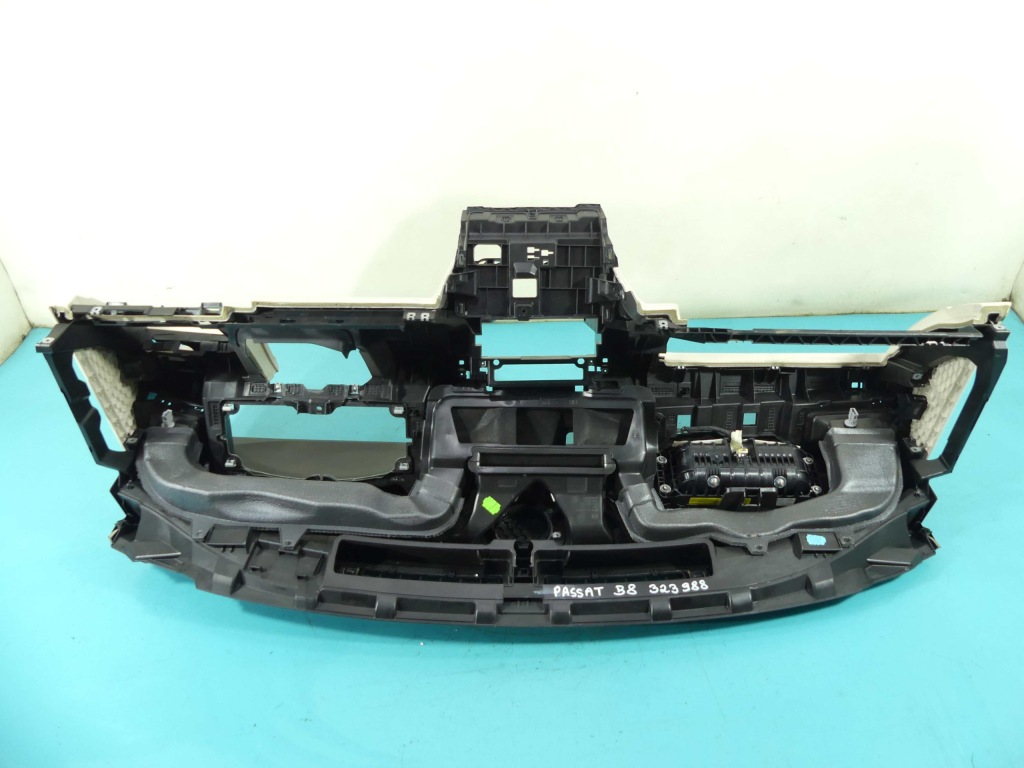 фото №9, Приборная панель консоль подушка vw passat b8 europa