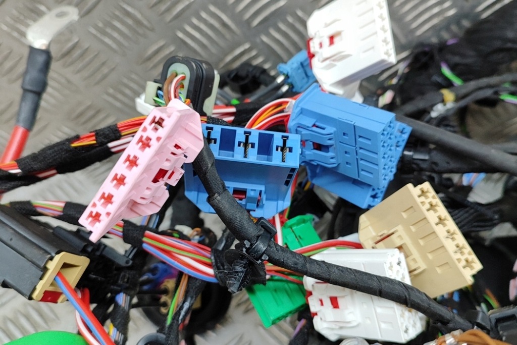 фото №7, Mercedes-benz eqe v295 главная рама задняя внутренняя жгут трубопровод a29554