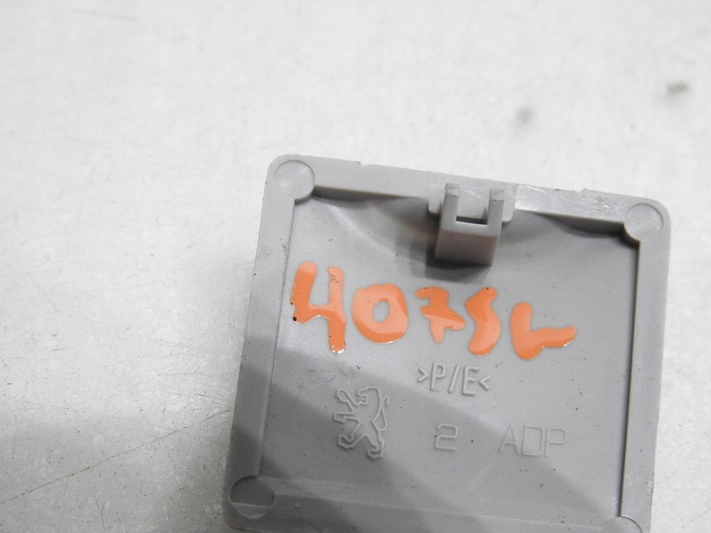 фото №7, Пластик заглушка peugeot 407