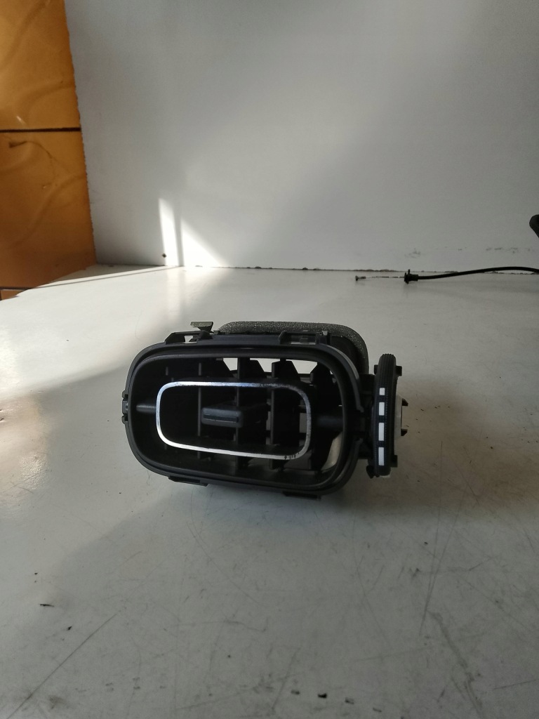 фото №1, Citroen c3 iii решітка обдув ліва 98162208zd