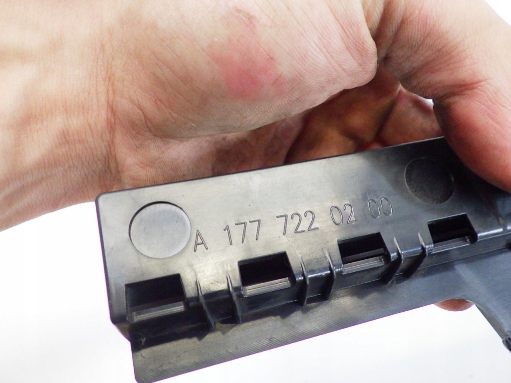 фото №4, Mercedes w177 a35 amg молдинг стійка двері перед p