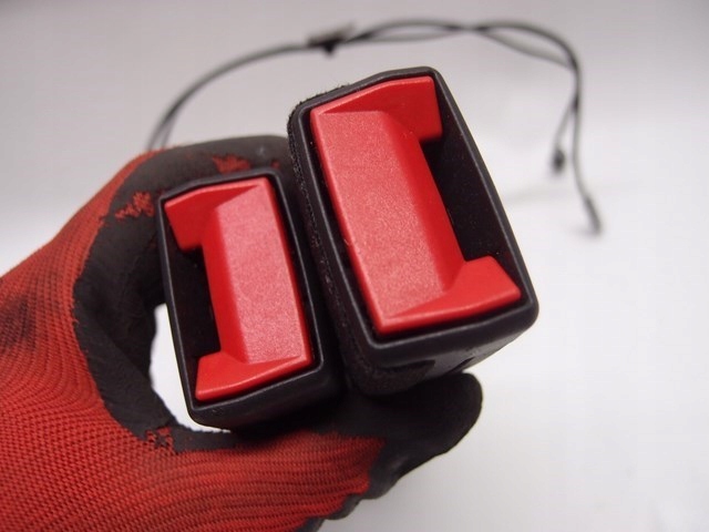 фото №3, Защёлки ремней задняя opel astra k 2018r