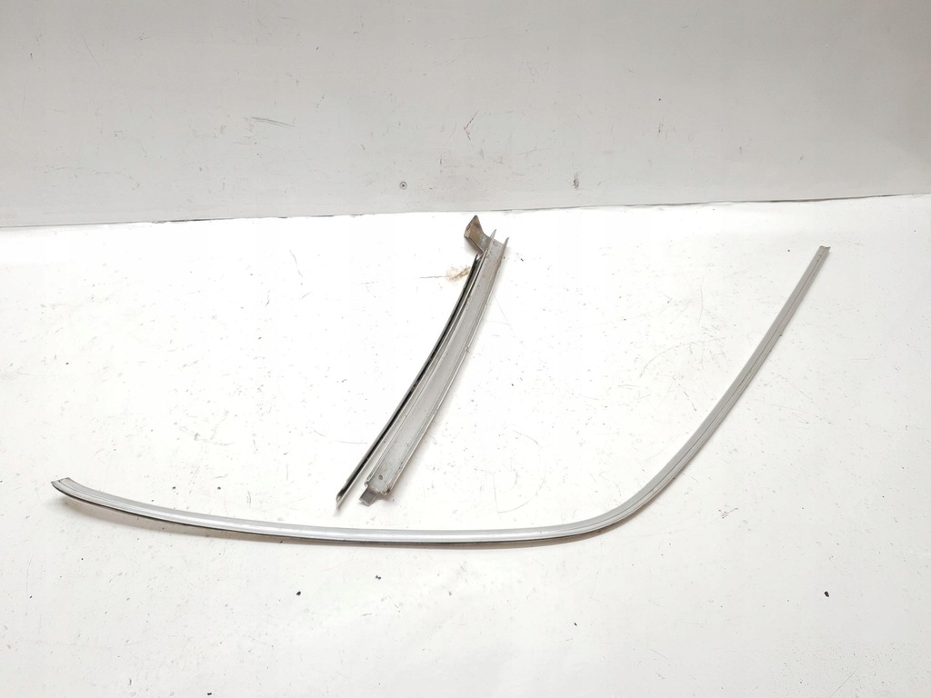 фото №5, Молдинг скло права задня mercedes-benz w123 sedan