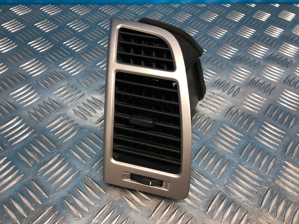 фото №1, Hyundai i20 lift 12- решётка обдув левая