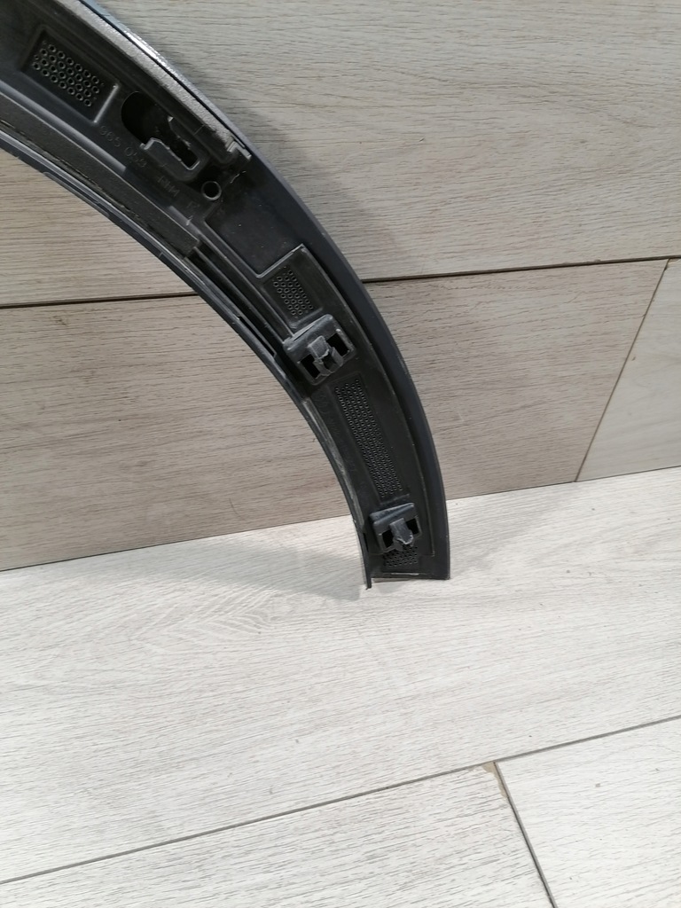 фото №10, Audi q3 молдинг крыло правый задняя 83a853818a