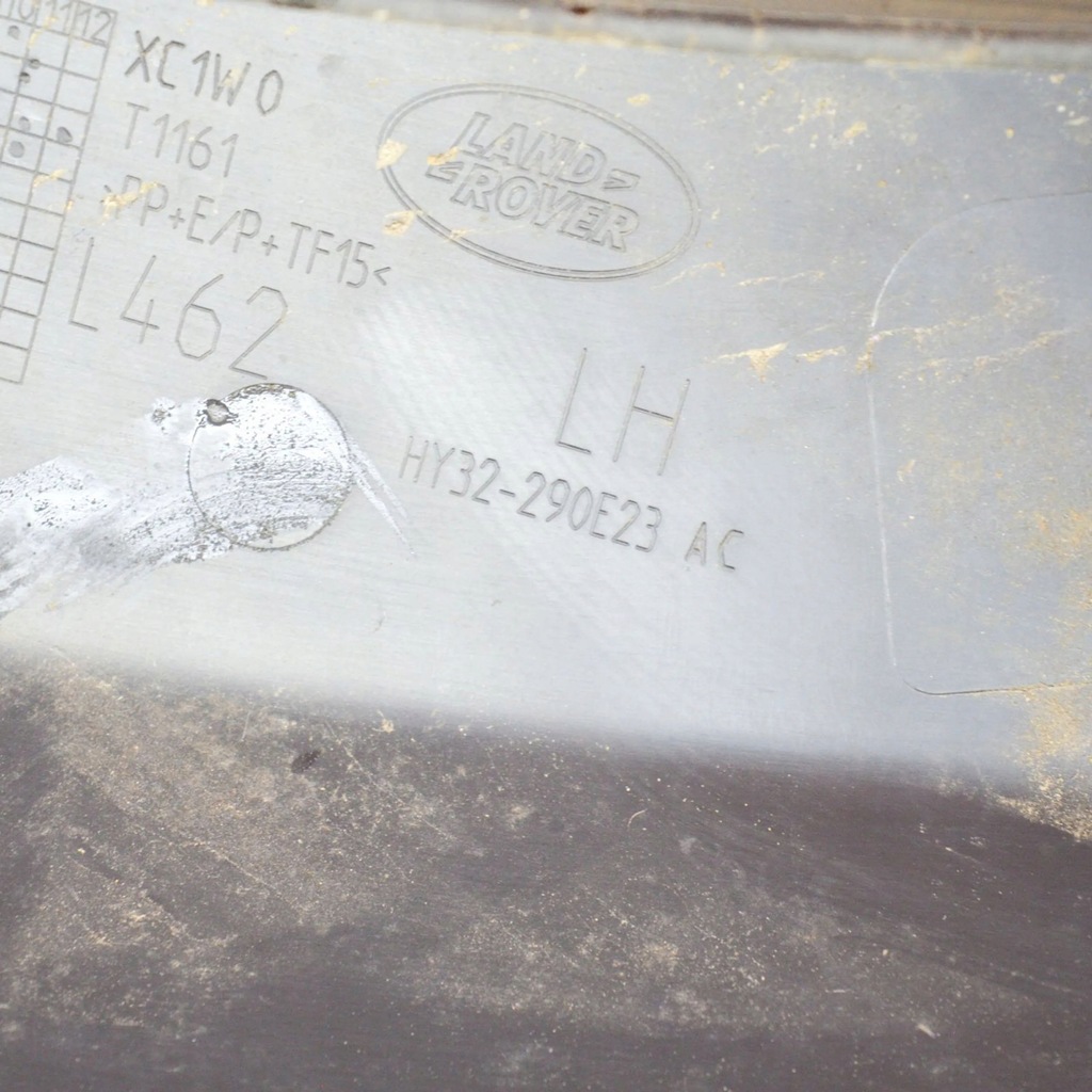 фото №7, Land rover discovery 5 2019 ліва сторона молдинг крила заднього