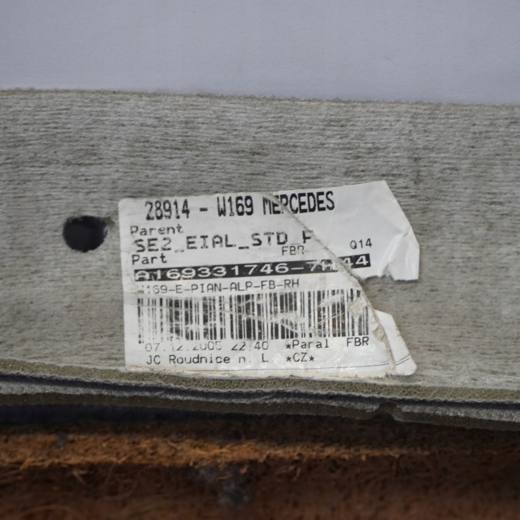 Mercedes w245 спинка сидіння правий перед сірі a1699101247 Оригінал