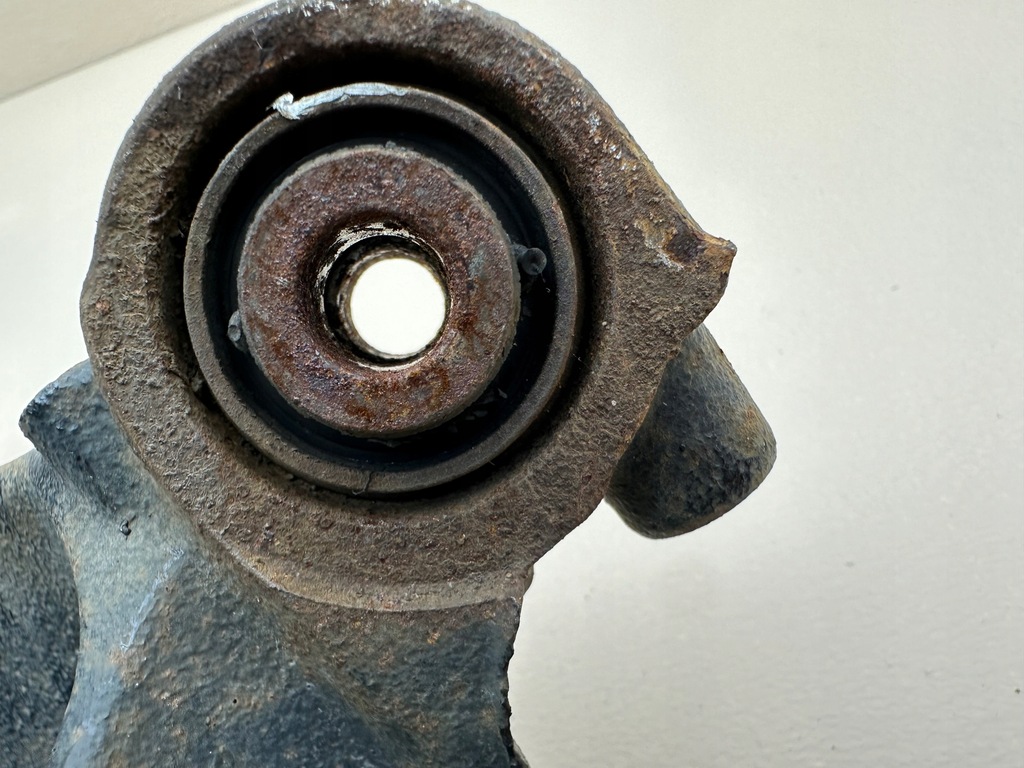 фото №11, Toyota c-hr chr 16r- tyleja подшипник правый задняя 42313-f4010