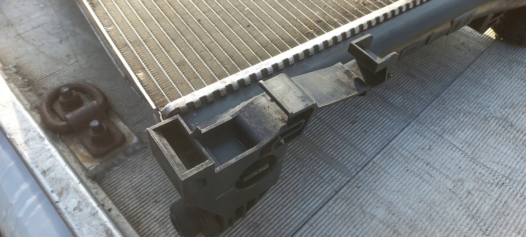 Радіатор води автоматична коробка передач 1,8b c-klasa mercedes w204 Недорого