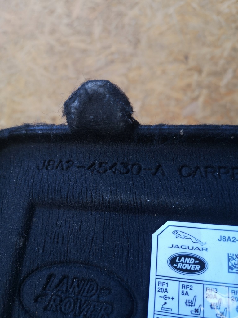 фото №3, Velar заглушка обшивка багажника j8a2-45430