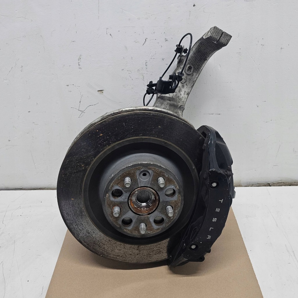 фото №1, Поворотный кулак ступица подшипник диск левая перед tesla model s plaid 2023r