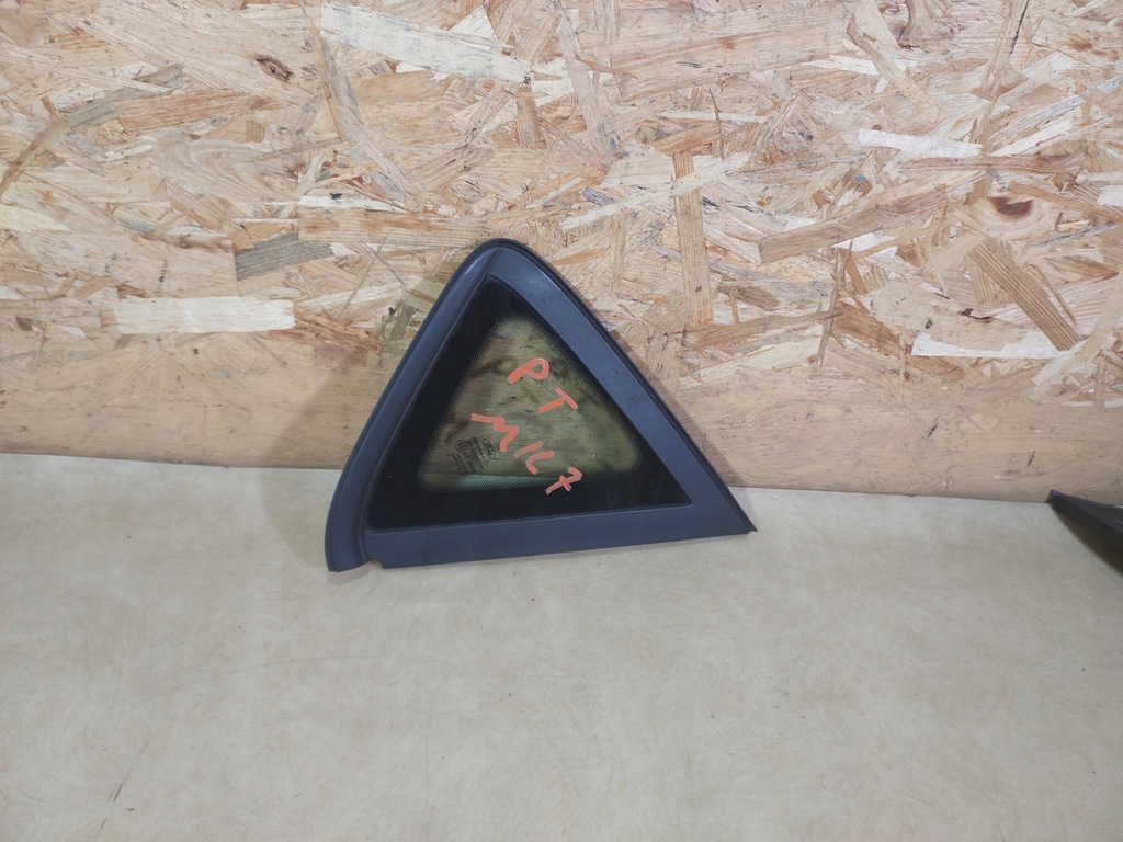 фото №1, Fiesta mk7 стекло кузовная треугольник правый задняя