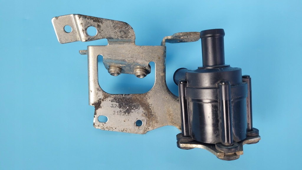 Купить Volvo xc60 ii 21r 2.0d насос циркуляция воды кронштейн 31657307