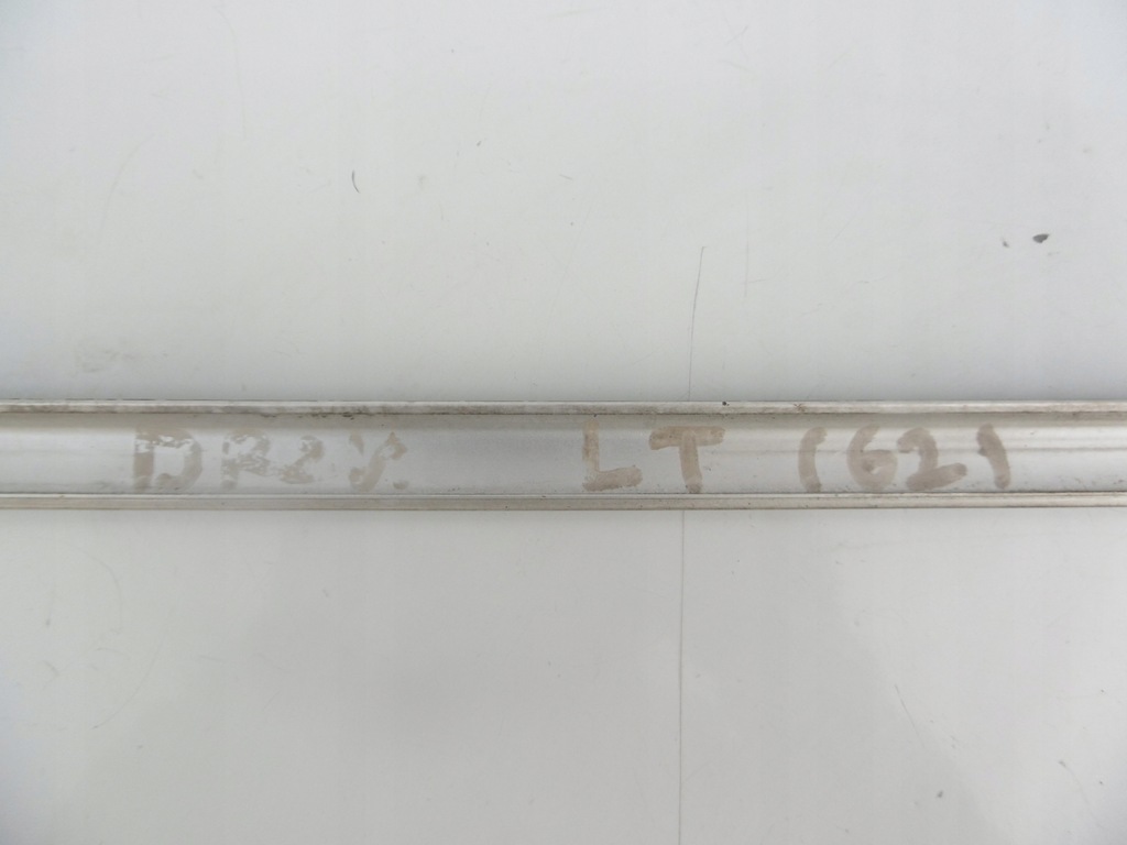 фото №10, Молдинг ущільнювач лівий задня porsche cayenne 7l