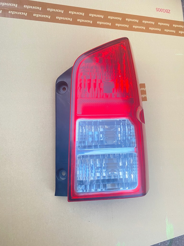 фото №1, Nissan pathfinder r51 лампа задняя правая 220-16550