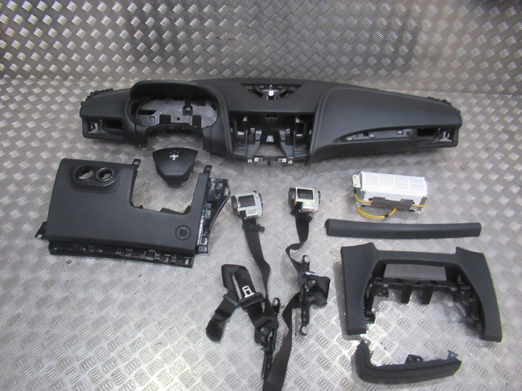 фото №12, Maserati levante приборная панель консоль ремни подушка безопасности кожа оригинал