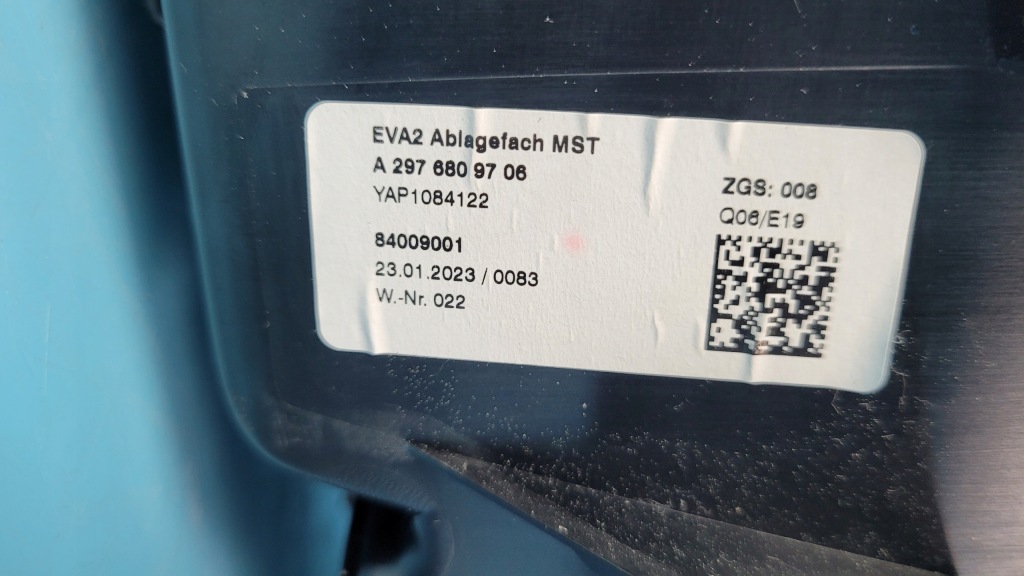 Купить Mercedes eqe w295 350+ 23r бардачок консоли центральной a2976809706