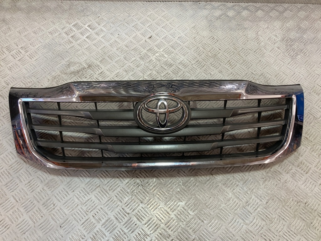фото №1, Решётка радиатора решётка радиатора эмблема toyota hilux vii lift 12-15