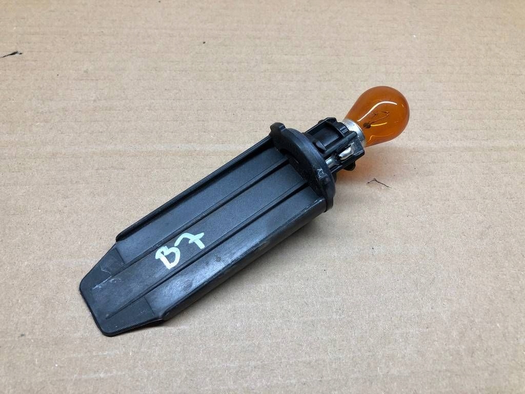 Купити Vw passat b7 цоколь поворотник