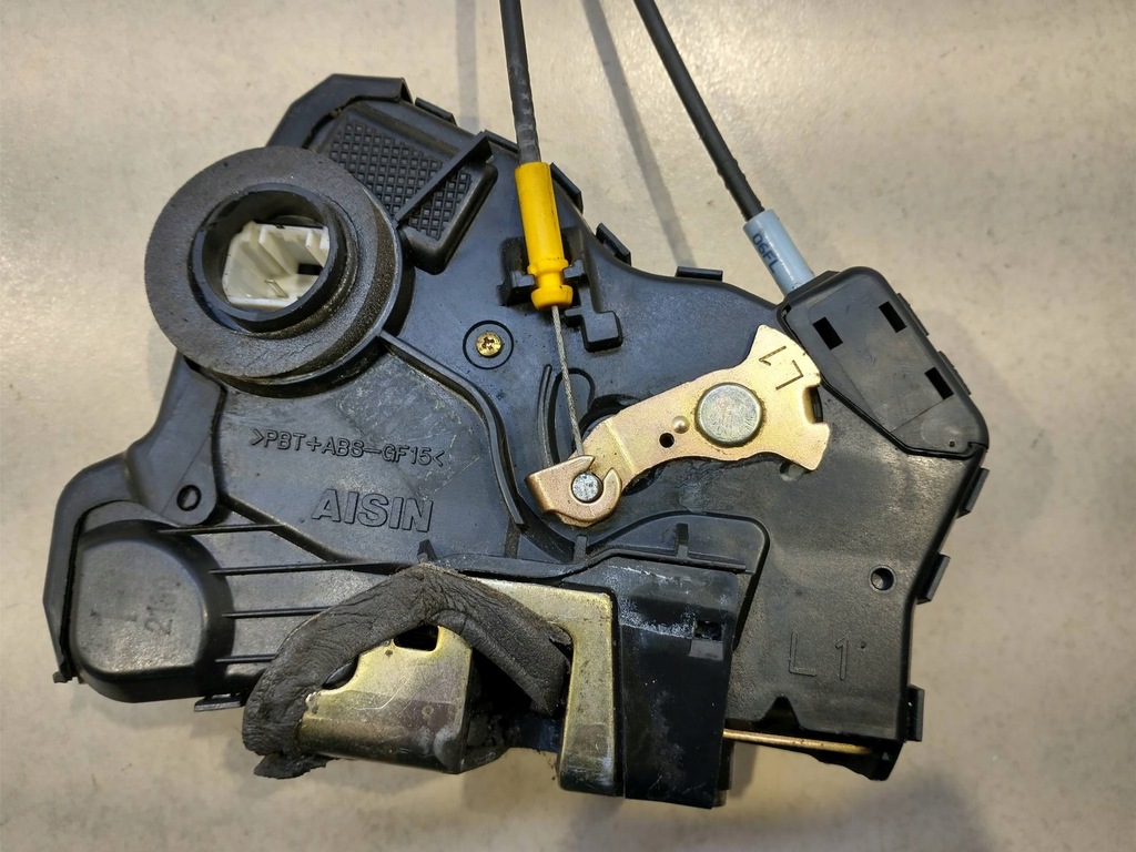 фото №5, Замок двері лівий перед corolla e12 6 pin