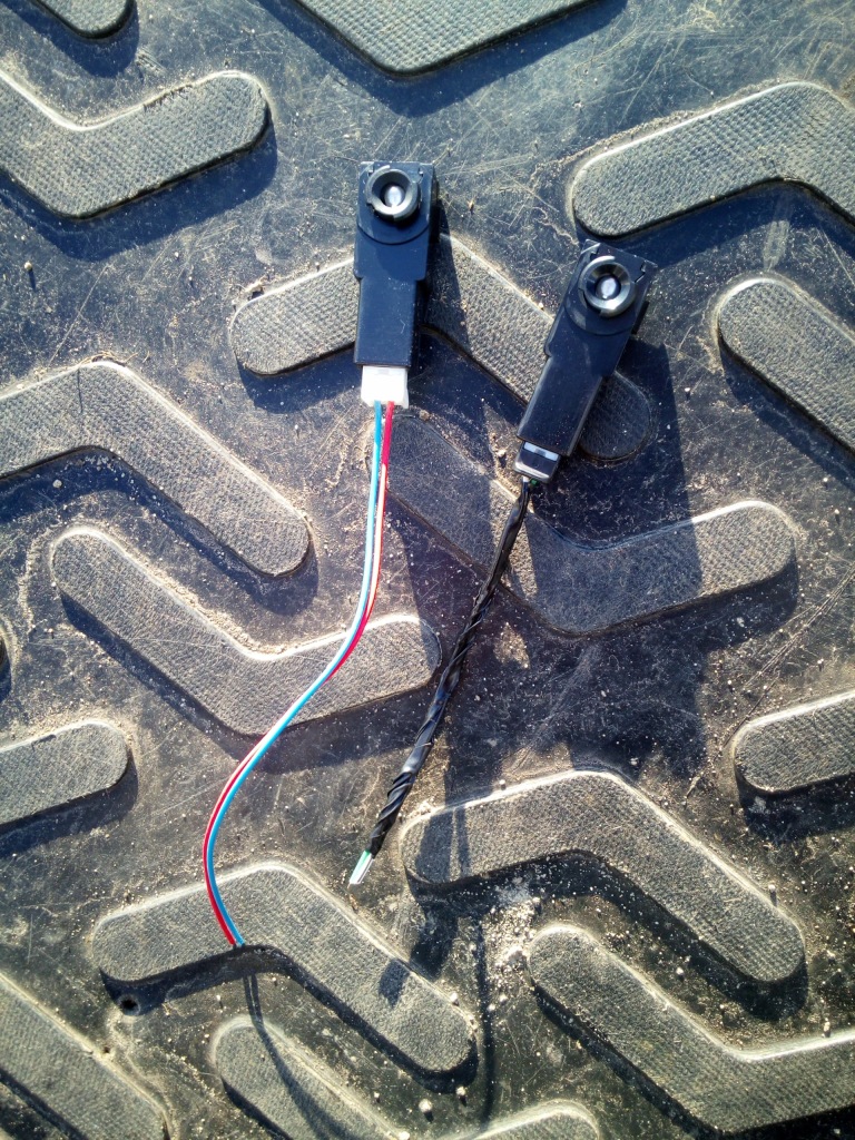 фото №1, Toyota avensis t27 лампа ліхтарі бардачка 3 штуки