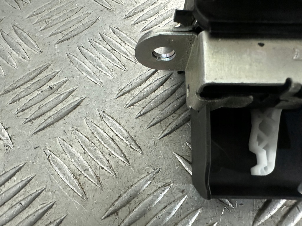 фото №7, Vw polo 6c замок крышки багажника 6r0827505f