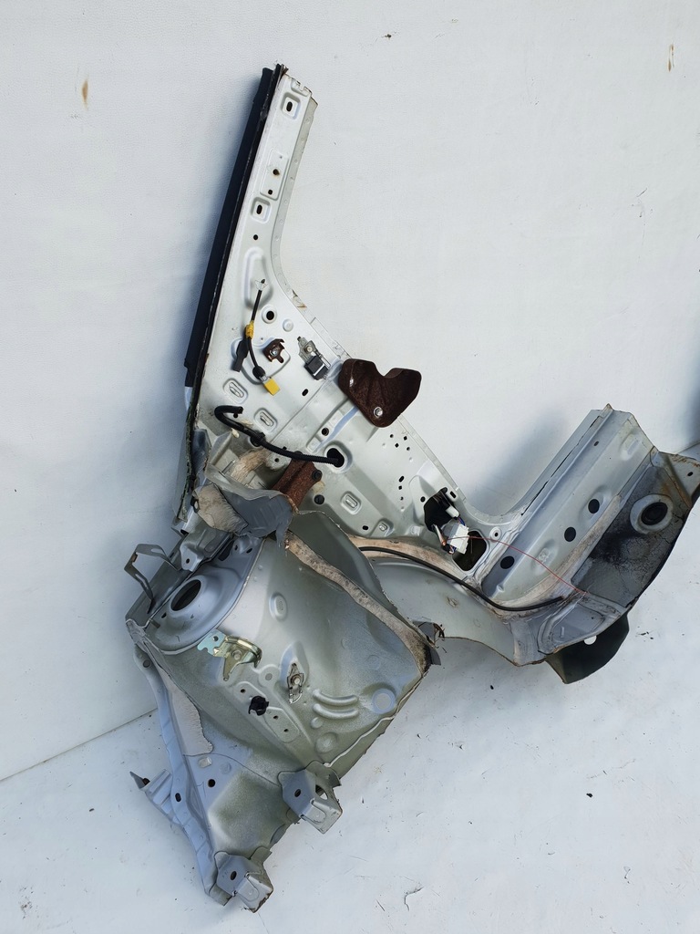 фото №5, Aygo citroen c1 ii peugeot 108 14- блок двигателя порог перед правый