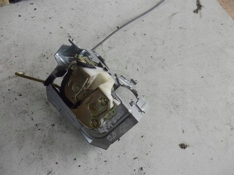 фото №1, Toyota yaris verso 00 замок двері лівий перед