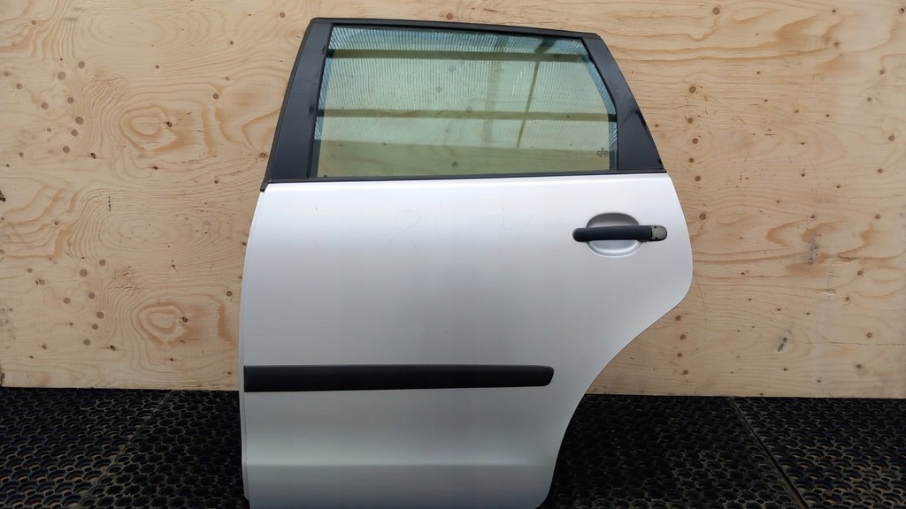 фото №1, Vw polo 9n hb дверь задняя левый la7w