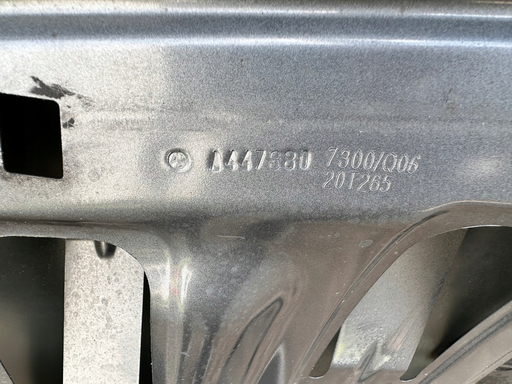 фото №7, Mercedes v klasa 447 капот крышка двигателя