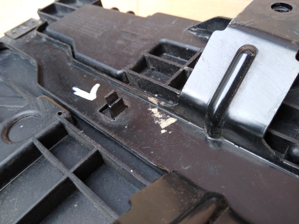 Opel mokka a основа корпус акумулятор 95418182 Недорого