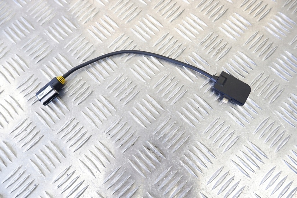 фото №7, Додаткові з'єднувач мультимедіа aux/usb audi q5 8r 4f0051510al 2.0l дизель