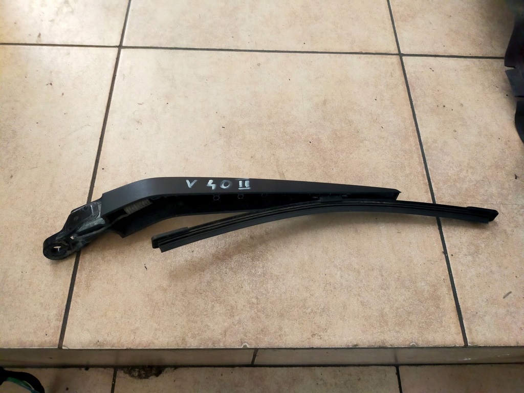 фото №1, Volvo v40 ii рычаг дворники крышки задний -