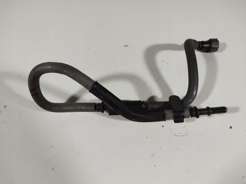 фото №1, Volvo v60 2.0 13r- wąż шланг пального