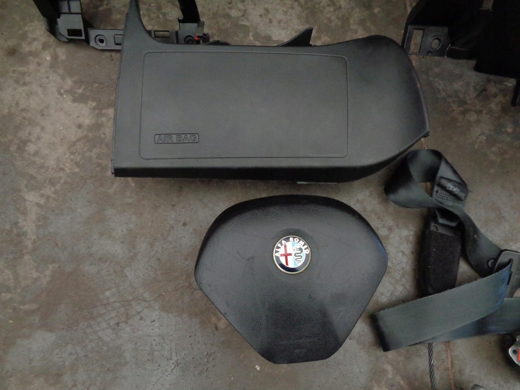 фото №7, Панель приладів консоль подушки безпеки ремені alfa romeo mito 2008-