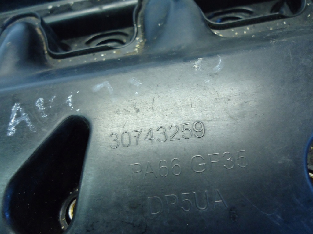 фото №5, Volvo s60 s80 xc90 2.4 d5 185km крышка клапанов 30743258 08675978 30743259