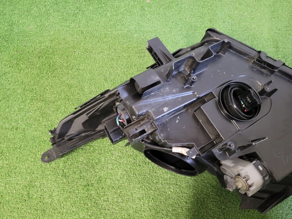 Lexus nx nx200t nx300h лампа права фара full led правий Зі Шроту