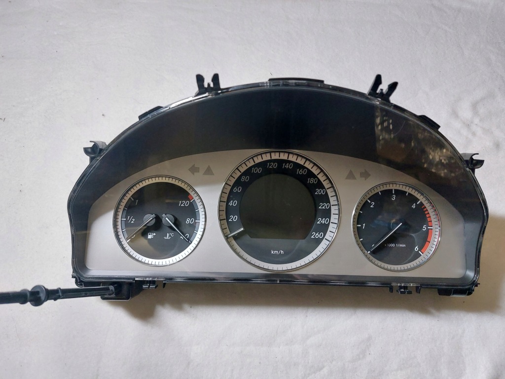 фото №1, Mercedes w204 счетчик приборы a2049003902