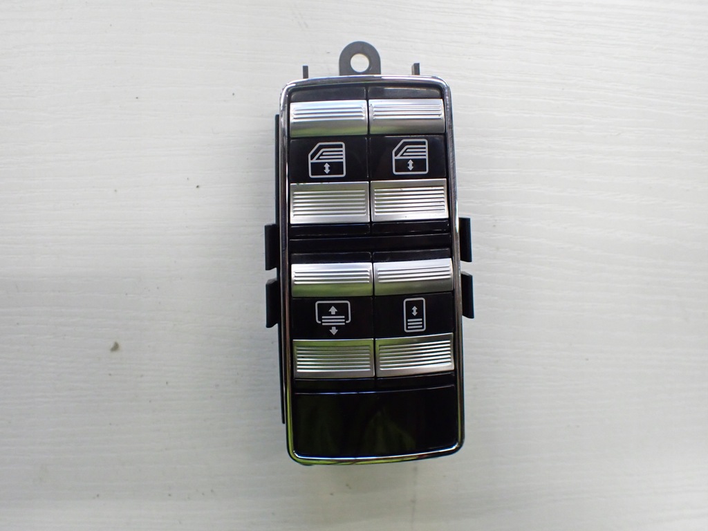 фото №1, Панель кнопки окон mercedes-benz оригинальный номер a2218214551
